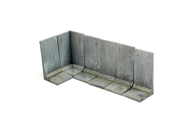 L-shaped concrete wall 2m high - Image 4