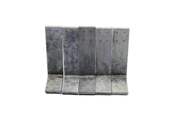 L-shaped concrete wall 3,7 m high 1/72