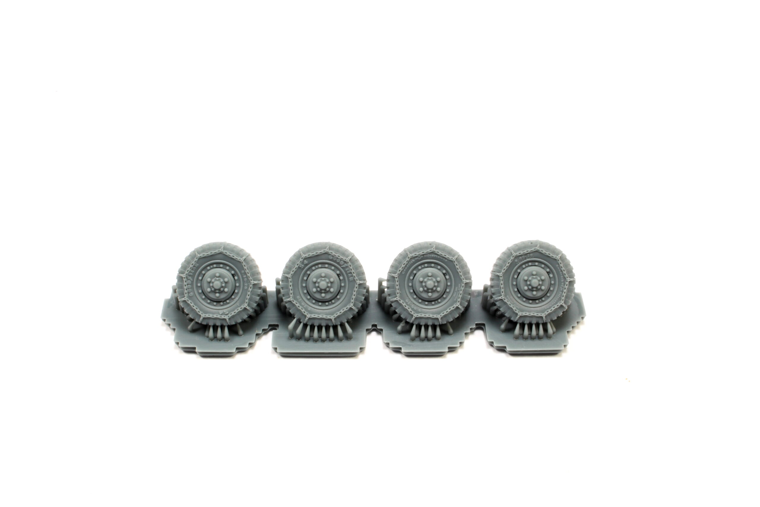 M2/M3 US Halftrack wheels set with Chains 4pcs - Image 3