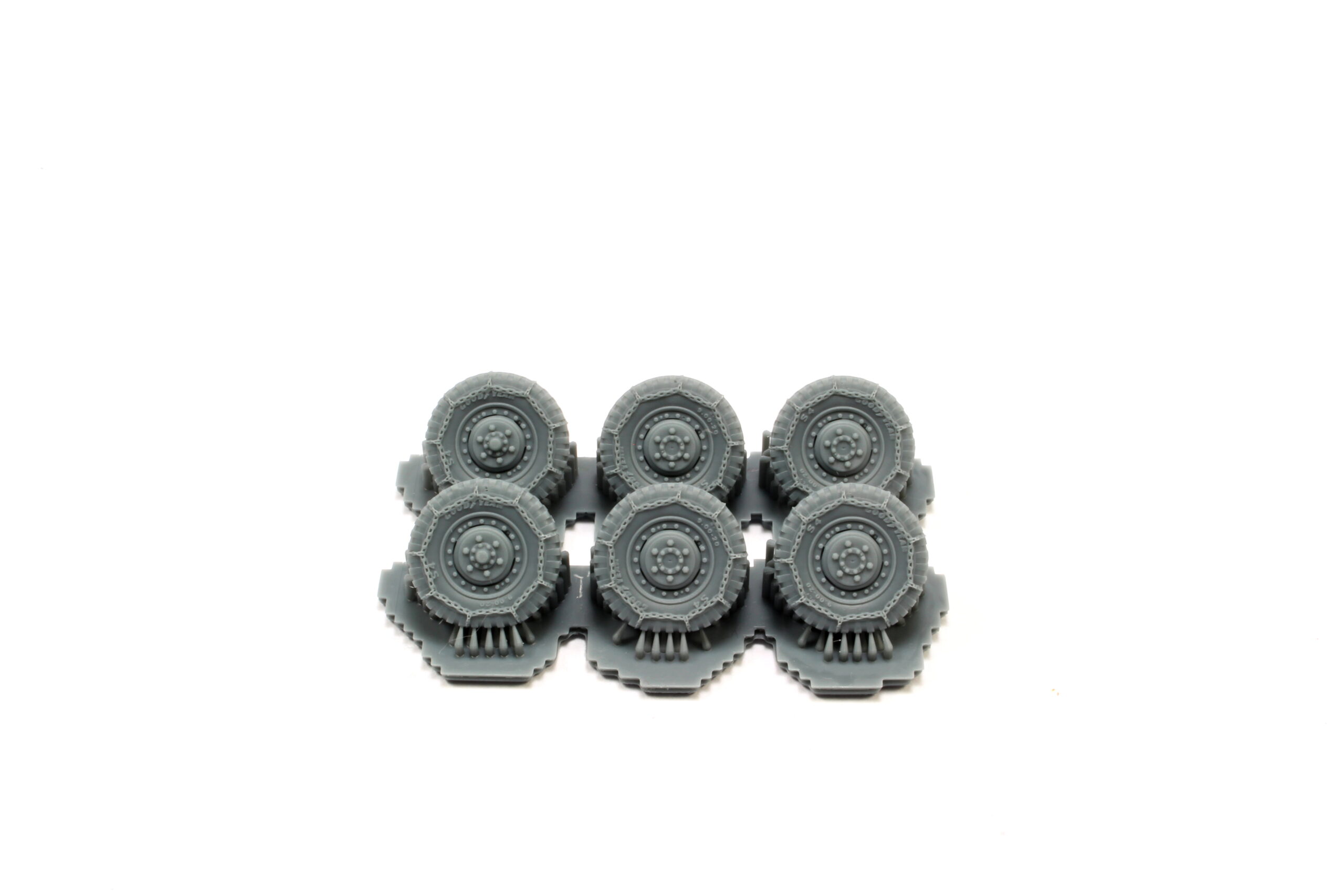 M8/M20 Armored Car Wheel Set with Chains 6pcs - Image 3